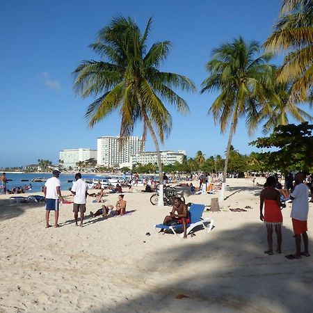 Beach One Bedroom Suite 13 Ocho Rios Exterior photo