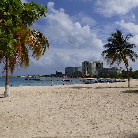 Beach One Bedroom Suite 13 Ocho Rios Exterior photo