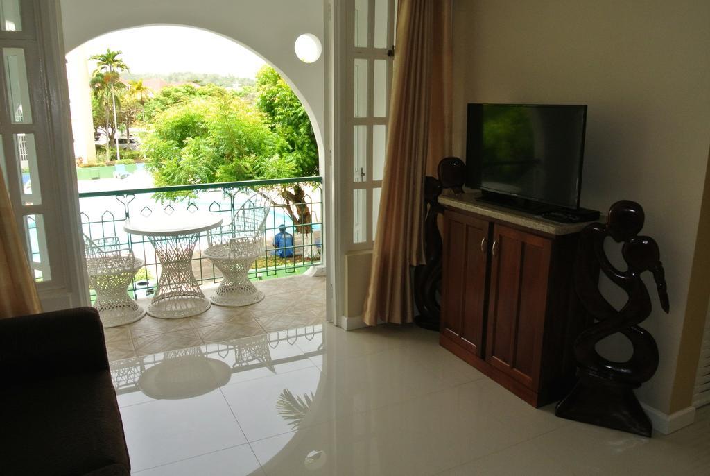Beach One Bedroom Suite 13 Ocho Rios Exterior photo