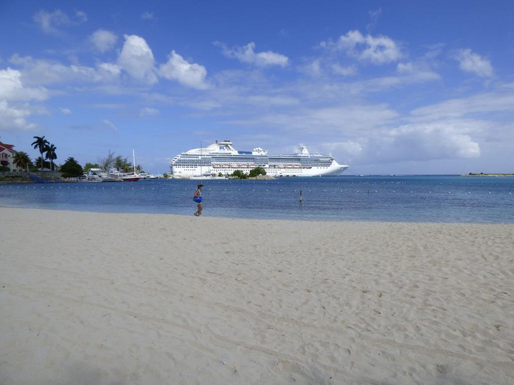 Beach One Bedroom Suite 13 Ocho Rios Exterior photo